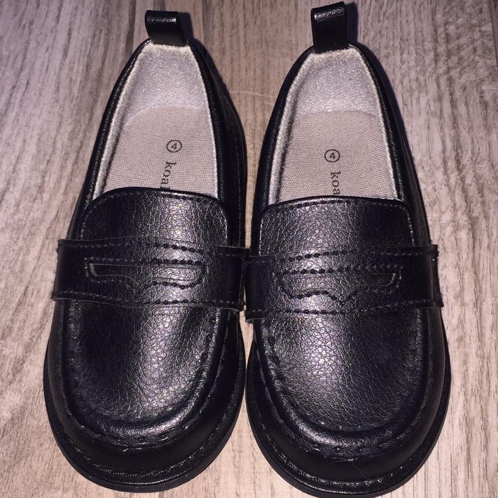 Black pleather koala kids penny loafers size 4